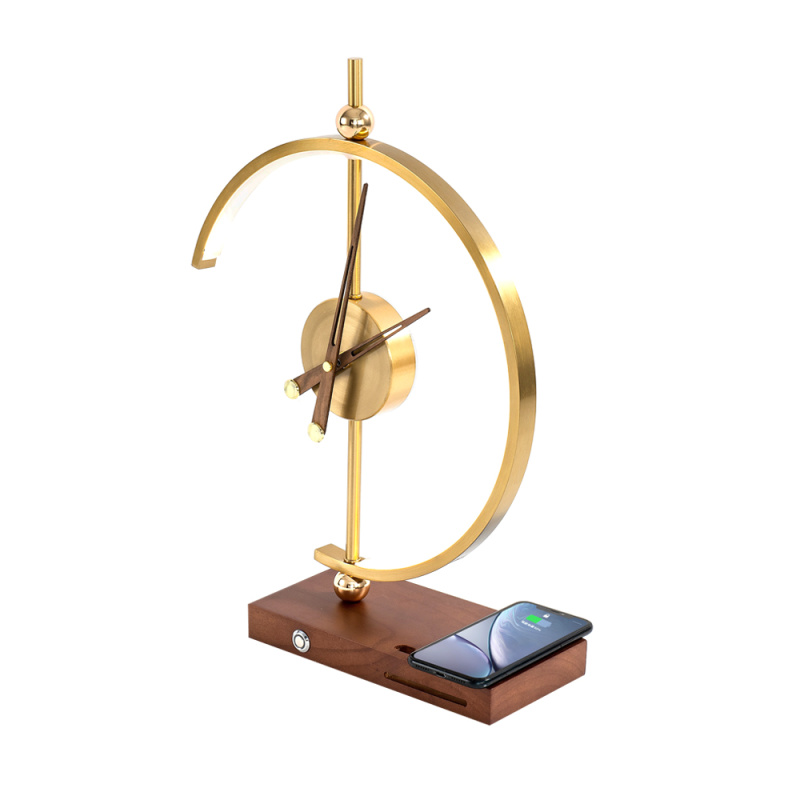 Сувенирная продукция Светодиодный светильник с беспроводной зарядкой и часами Nikka Заказать