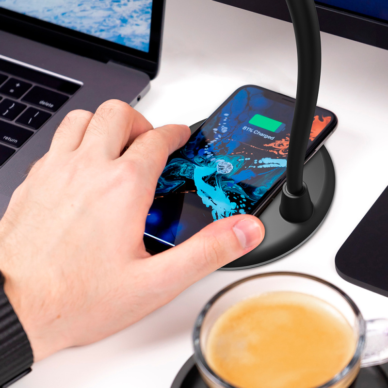 Сувенирная продукция Лампа с колонкой и беспроводной зарядкой Alladin Заказать